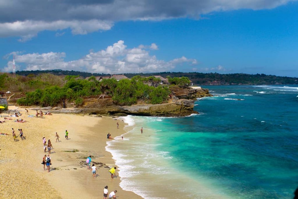 Dream-Beach-Nusa-Lembongan-via-@alextony03