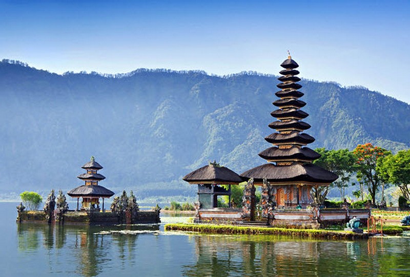 Pesona-Wisata-Bali-Danau-Beratan-Bedugul1